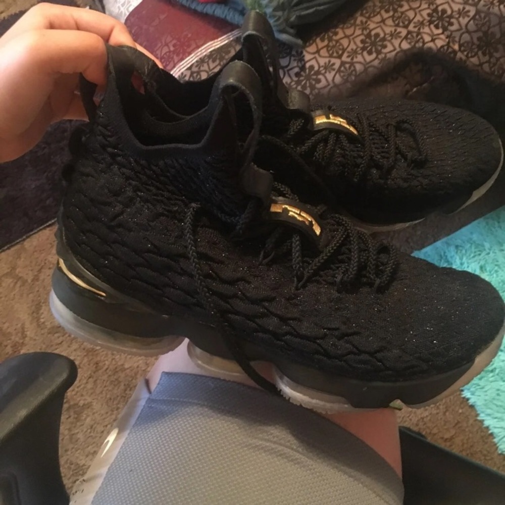 Lebron 15 only wore a once - Picture 1 of 3